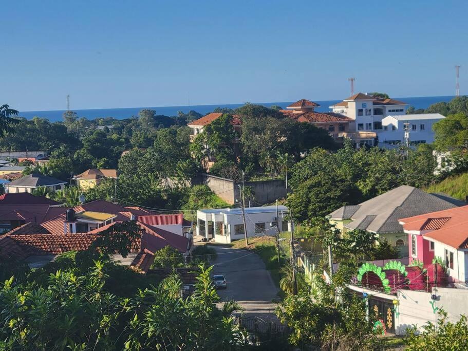 Linda, Cerca De Todo, Parqueo, Patio, Netflix Villa La Ceiba Eksteriør bilde